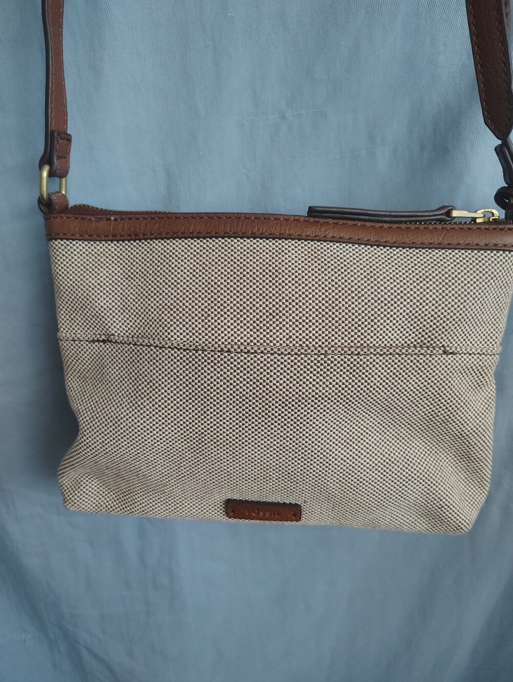 Fossil Crossbody Bag Beige Brown Woven Adjustable Strap Key Charm Small